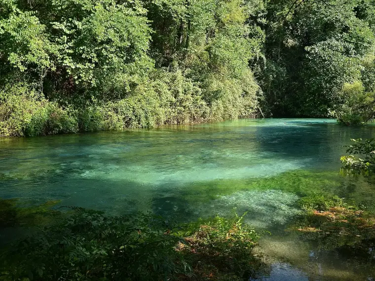 Blue Eye Syri i Kaltër Albania